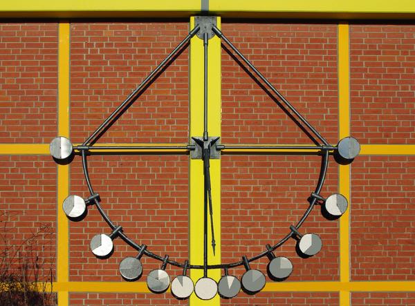 Sonnenuhr Grundschule Harksh&ouml;rn