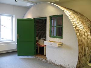 Nissenh&uuml;tte au&szlig;en