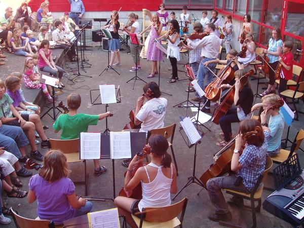 Interner Link: Zur Veranstaltung Sommerserenade mit allen Musikarbeitsgemeinschaften des Lessing-Gymnasiums